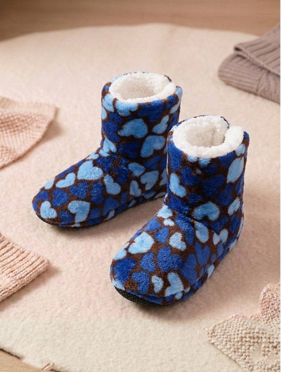 Heart Patterned Women's Light Weight Bootie Slipper Heart Patterned Women's Light Weight Bootie Slipper