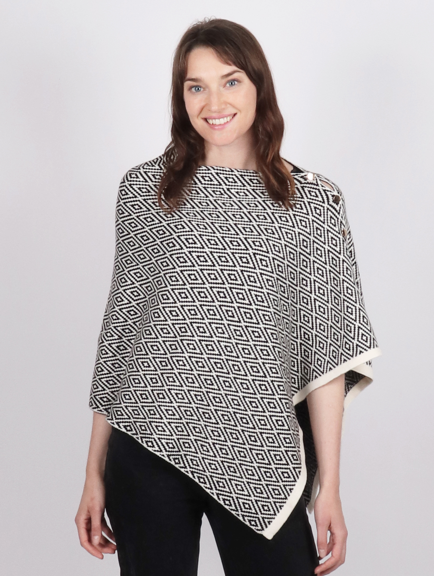 Diamond pattern button shawl