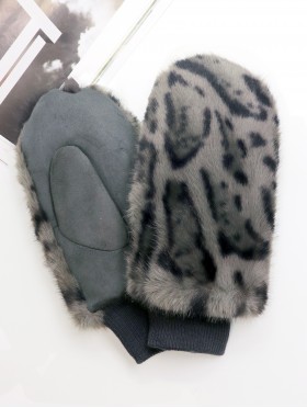 Faux Fur Leopard Print Mittens