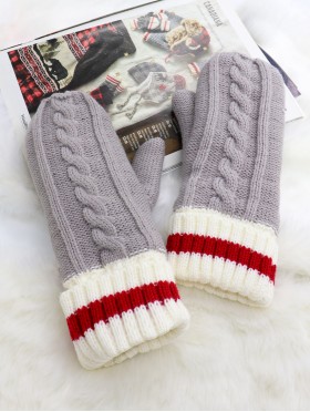 	Unisex Camp Cable Knitted Camp Mittens