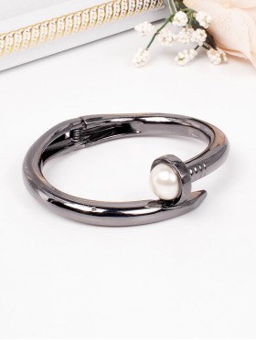 Nail Bangle with Pearl