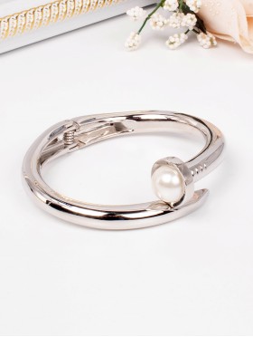 Nail Bangle with Pearl