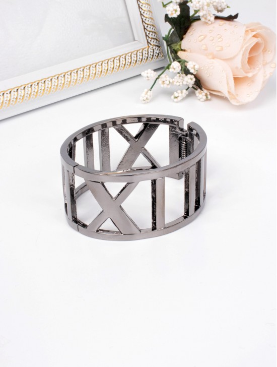 XIIV BANGLE BRACELET.