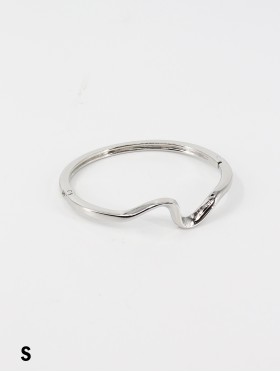 Classic Wave Design Bangle