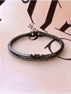 Classic Bangle w/ Kissing Swans