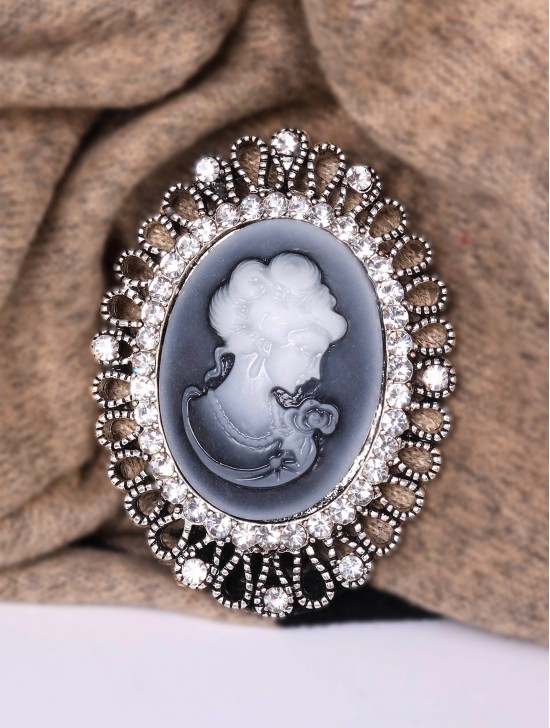 Victorian Style Oval Brooch