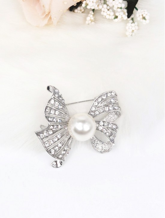 Rhinestone and Pearl Bowknot Brooch Clip