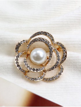 Rose Design Rhinestone Brooch 