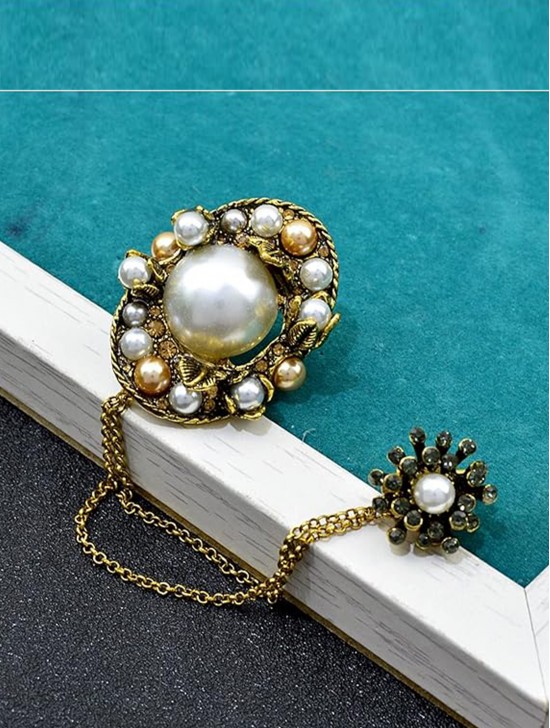 Vintage Gold Metal Tassel Chain Brooch