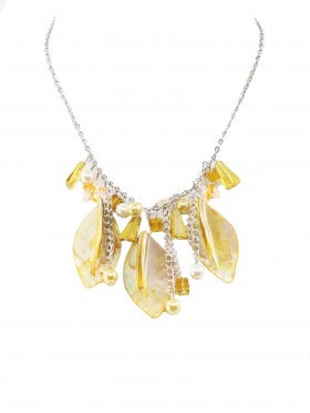 Fresh water shell carved leaves pendant bead necklace