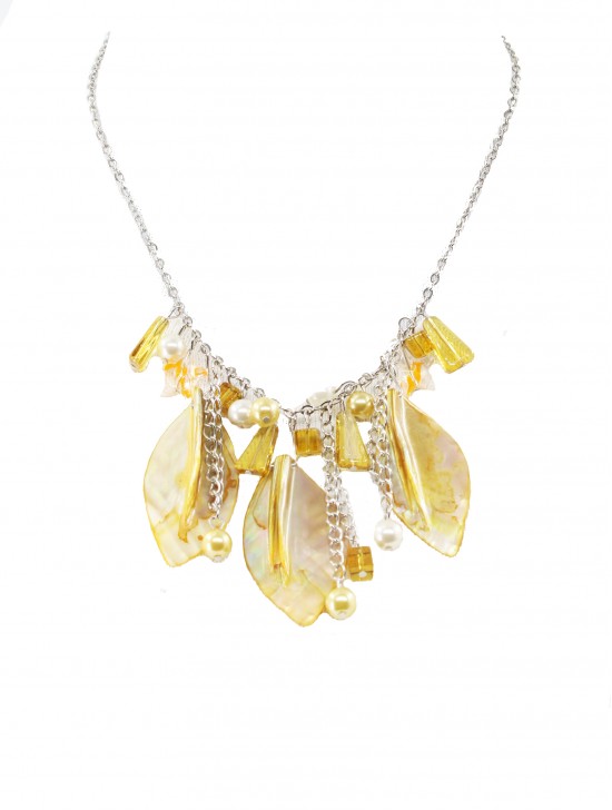 Fresh water shell carved leaves pendant bead necklace