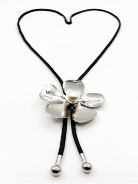 Rope Necklace W/ Flower Pendant
