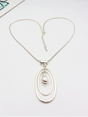 Chain Necklace W/ Water Drop Pendant