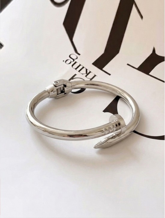 NAIL BANGLE