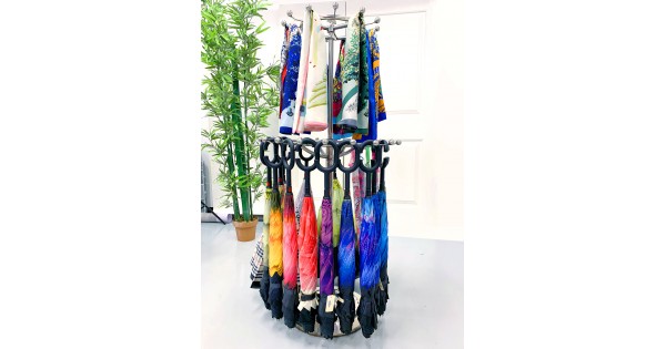 ROTATING ACCESSORY DISPLAY RACK