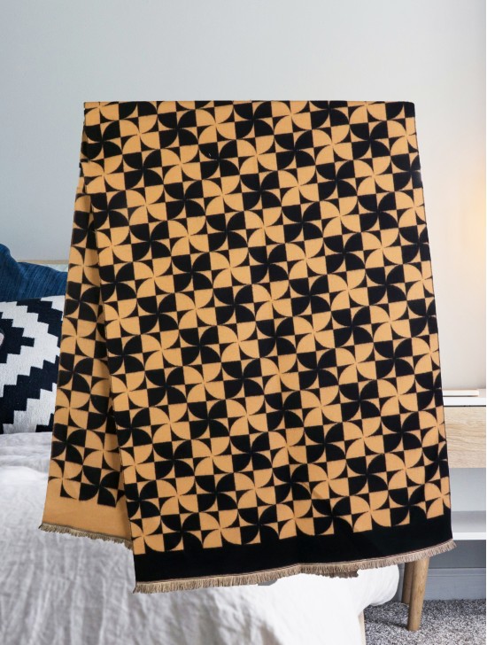 Pin-Wheel Design Blanket Scarf Pin-Wheel Design Blanket Scarf