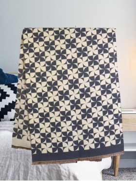 Pin-Wheel Design Blanket Scarf
