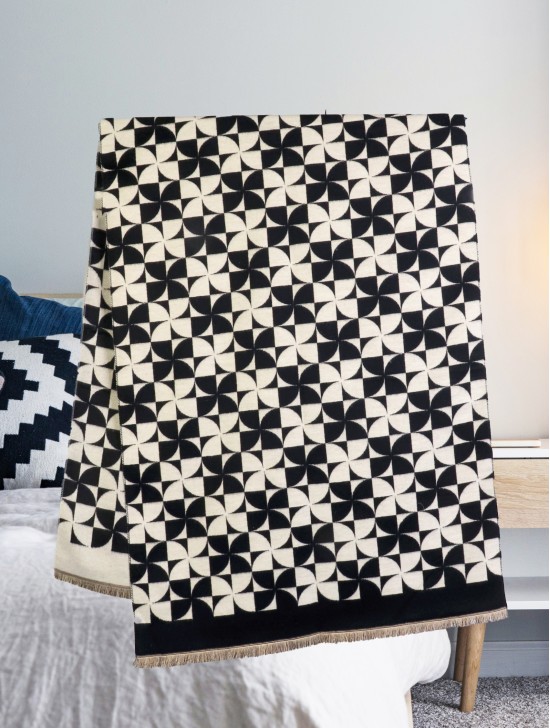 Pin-Wheel Design Blanket Scarf
