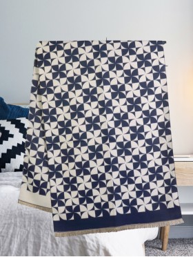 Pin-Wheel Design Blanket Scarf