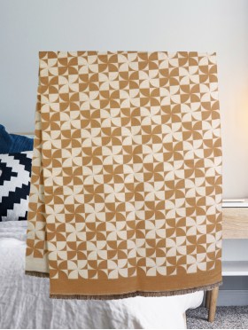 Pin-Wheel Design Blanket Scarf