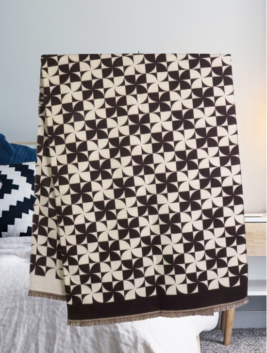 Pin-Wheel Design Blanket Scarf