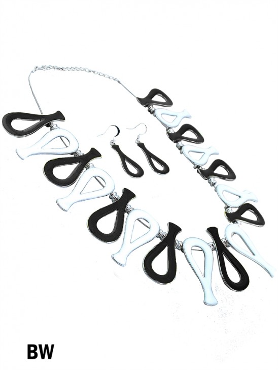 TEAR DROP NECKLACE WITH EARRING SET