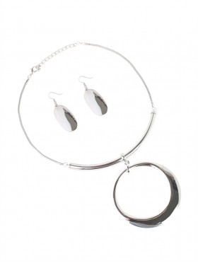 CIRCLED STATEMENT NECKLACE WITH EARRING SET